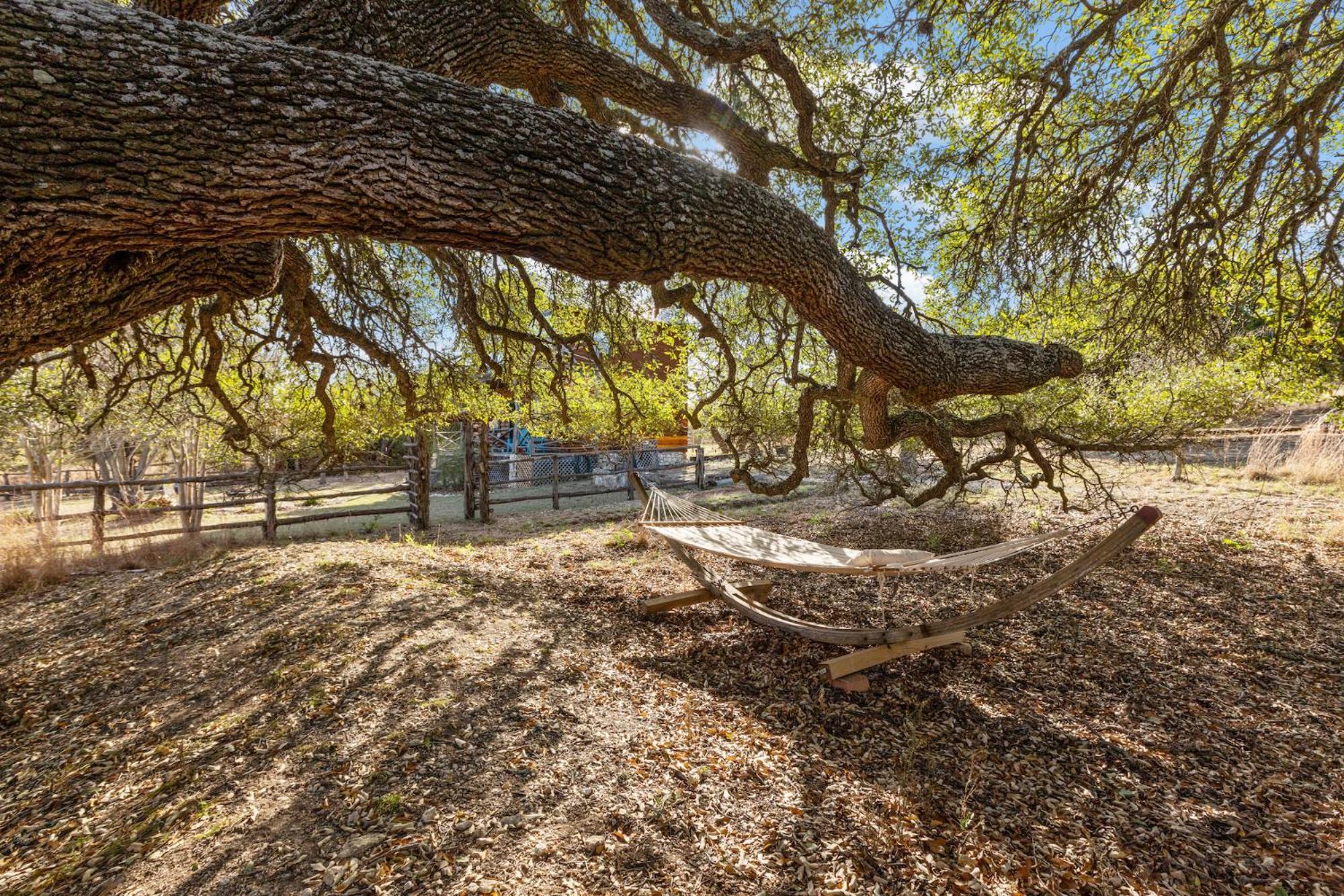 Mighty Oak Log Cabin Fredericksburg Exteriör bild